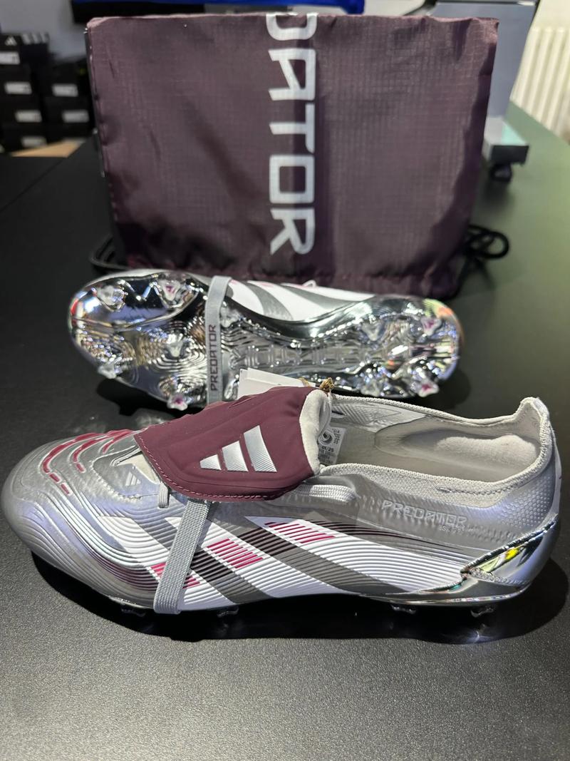 TA：多家豪门关注小将斯密特，阿尔克马尔对其估价约6000万欧（TA：阿尔克马尔为新星斯密特标价约6000万欧，多家豪门密切关注）