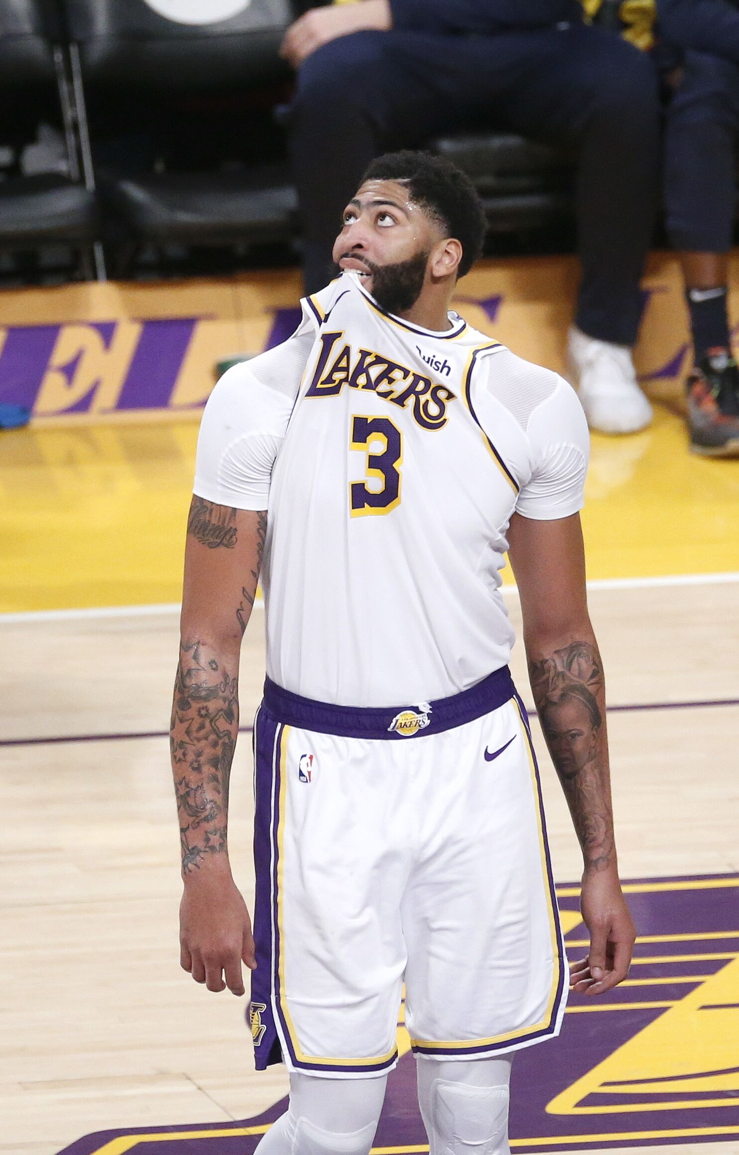 半场战报：克雷莫内塞0-0莱切（半场战况：克雷莫内塞与莱切0-0互交白卷）