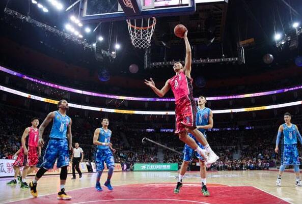 费尔明复出在即！巴萨急需他的能量迎战法兰克福（费尔明即将回归，巴萨亟需他的冲击力迎战法兰克福）