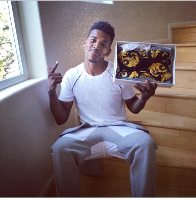 比利时11月世预赛大名单：库尔图瓦领衔，多库、特罗萨德在列（比利时11月世预赛名单出炉：库尔图瓦压阵，多库、特罗萨德入选）