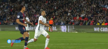 足球世界杯倒计时100天，全球球迷热情高涨