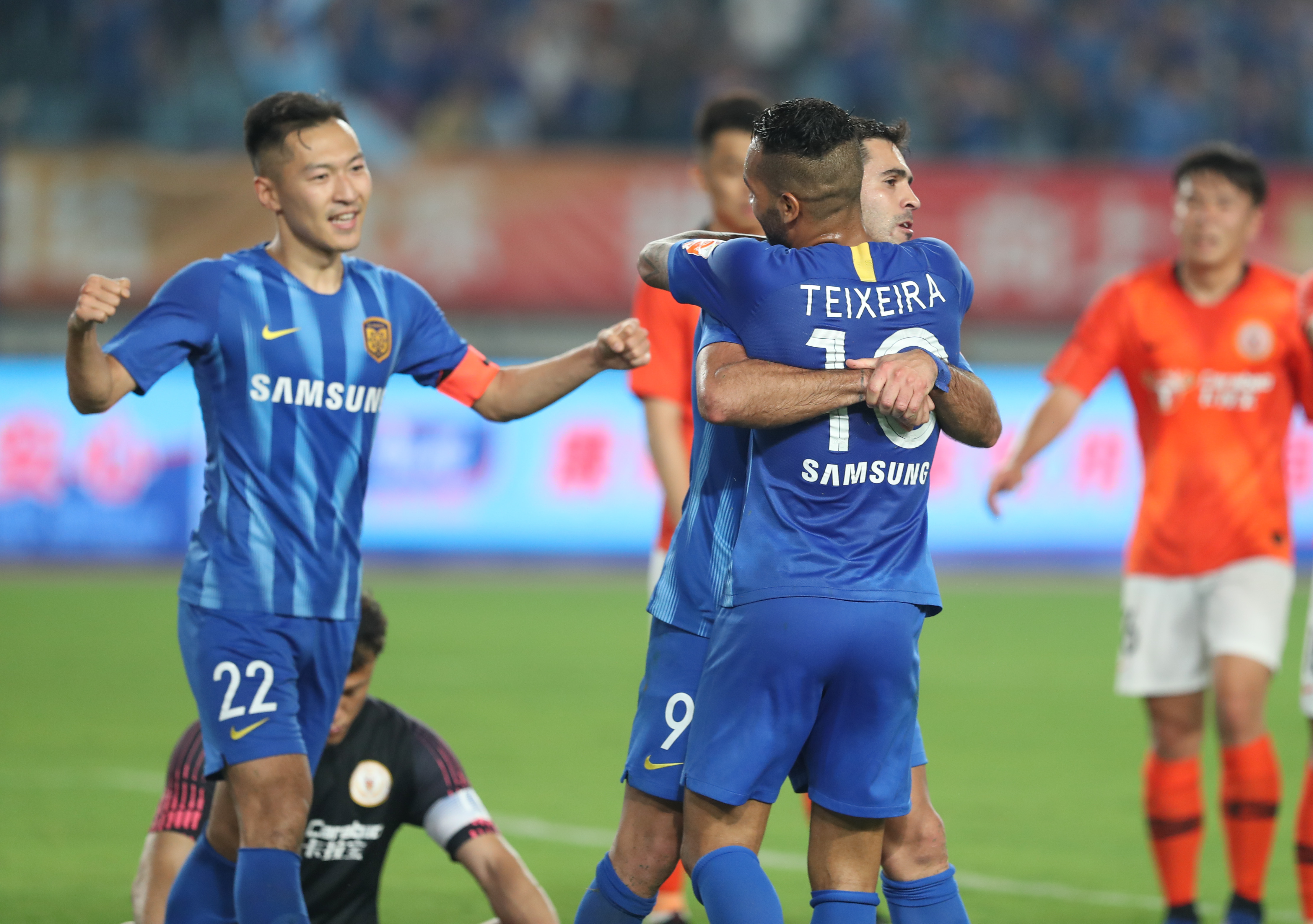 曼城助教：瓜迪奥拉能指挥与水晶宫比赛，罗德里仍无法登场（曼城助教：瓜帅可指挥战水晶宫，罗德里依旧缺席）